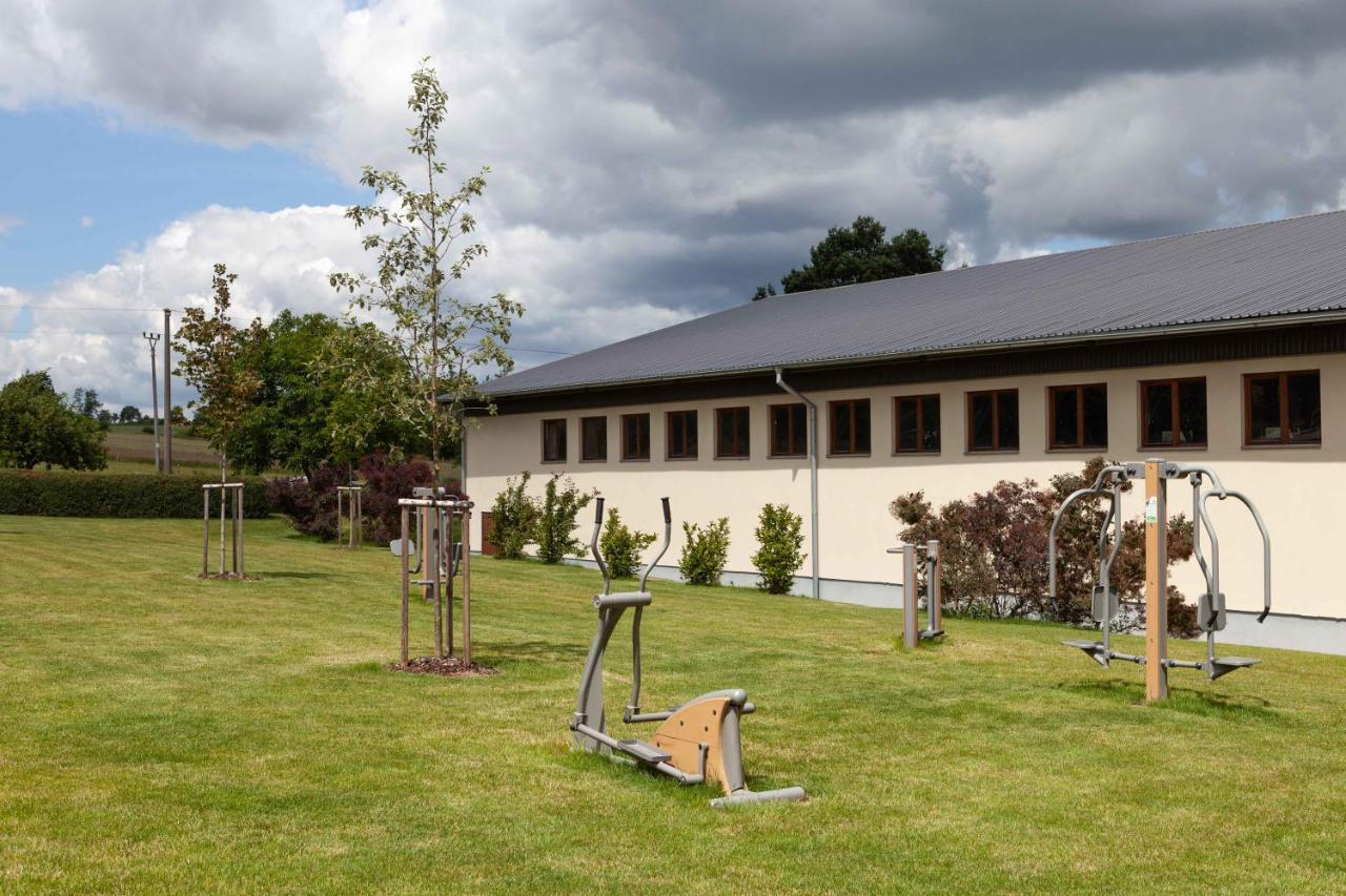 Equitana Hotel Resort Březnice Exterior foto
