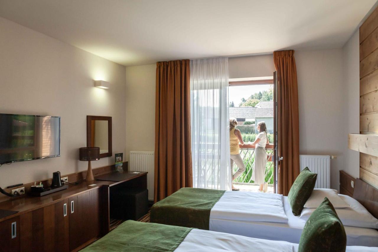 Equitana Hotel Resort Březnice Exterior foto